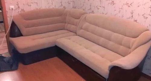 Перетяжка углового дивана. Путиловская